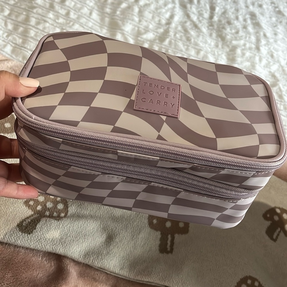 Tender Love + Carry Makeup Bag
